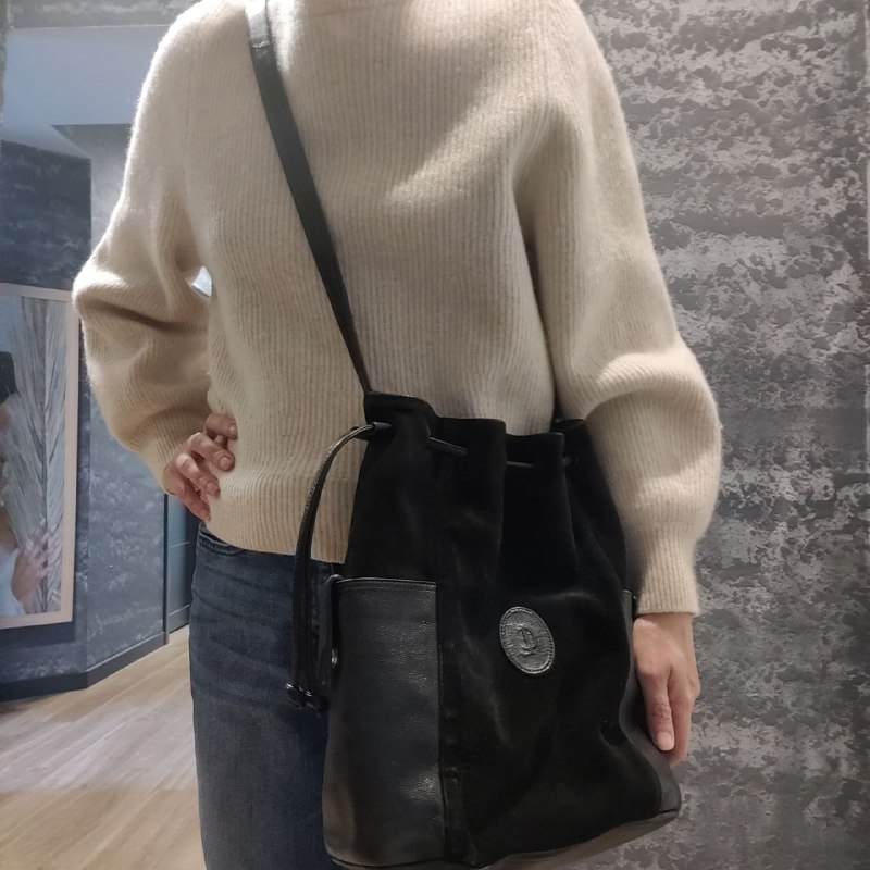 Коричневая сумка Francinel, черная замшевая сумка Claude Gerard, кошелек Desigual 2