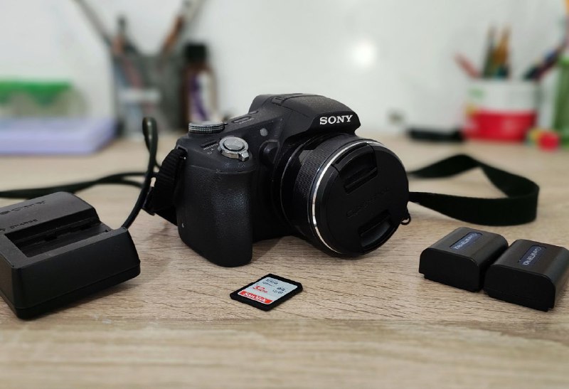 Цифровой фотоаппарат Sony Cybershot DSC-HX100V, ремень, батарейки, SD карта 2