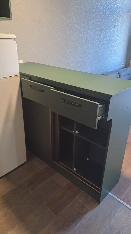 Стол, два дивана, пуф, кровать с матрасом, комод-бар 9