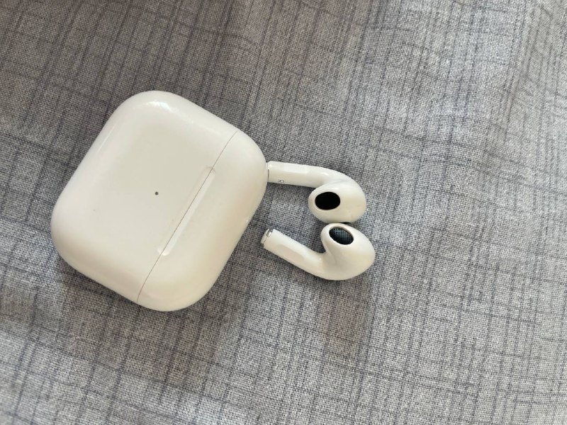 AirPods 4 MXP63 оригинальные наушники 2