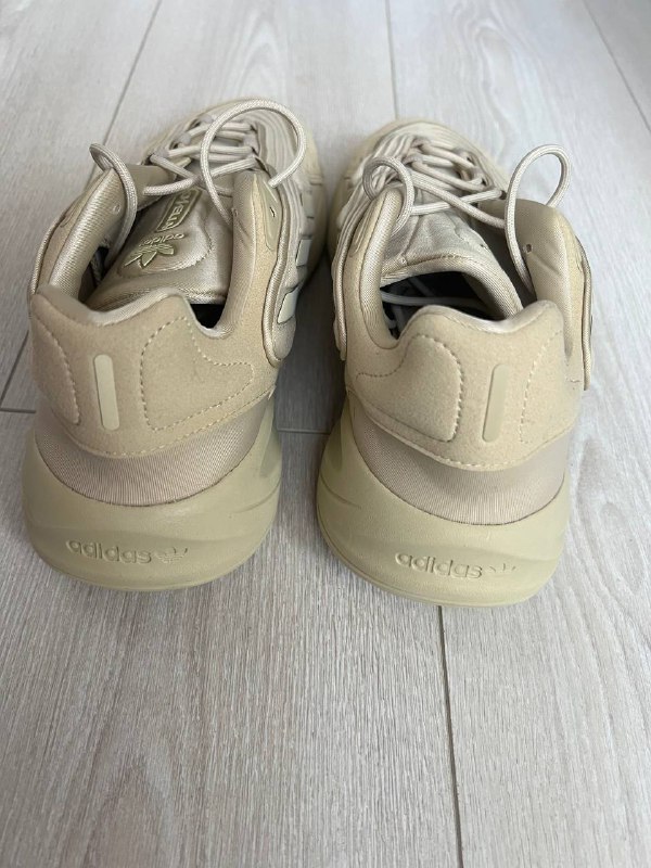 Adidas Ozweego Cloud White, Adidas Ozelia Sand, Adidas Ozelia Savanna 10