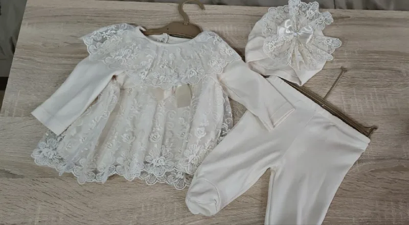 Clothing set for a girl 3–6 months