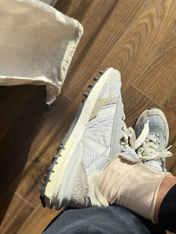 Черные туфли Vic Matië, серые кроссовки Lacoste 8