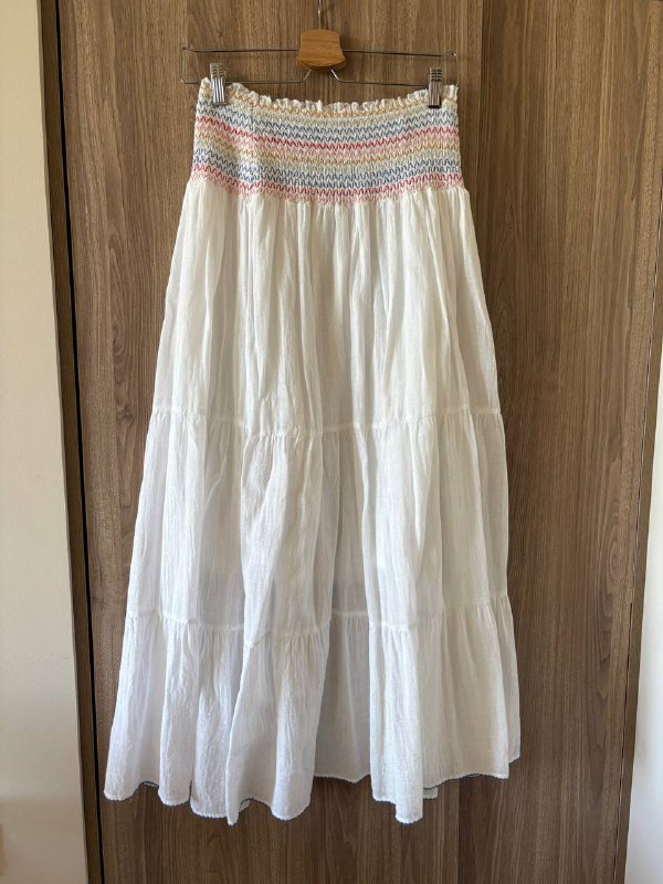 Топ with Jean xs, Платье s, Юбка белая s, Юбка синяя s, Леггинсы, Джинсы levis 27, Nb, Nike 3