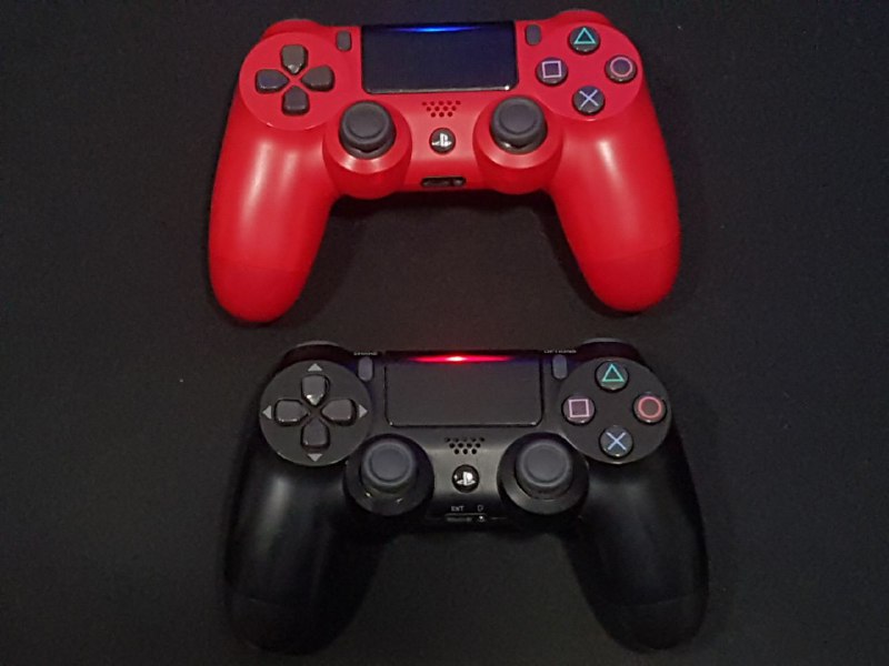 Ps4 slim 1tb, оригинальные джойстики, игра Horizon 3