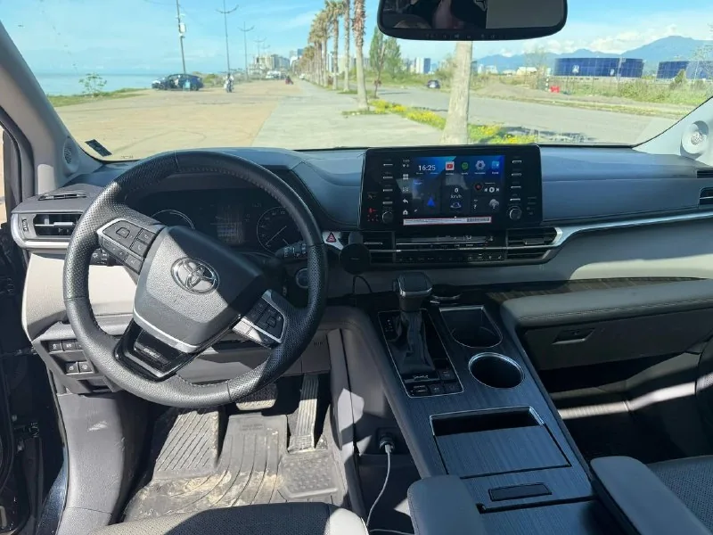 Toyota Sienna Limited 2022 5