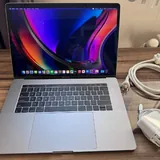 MacBook Pro 15.4 inch, Magic Keyboard 2