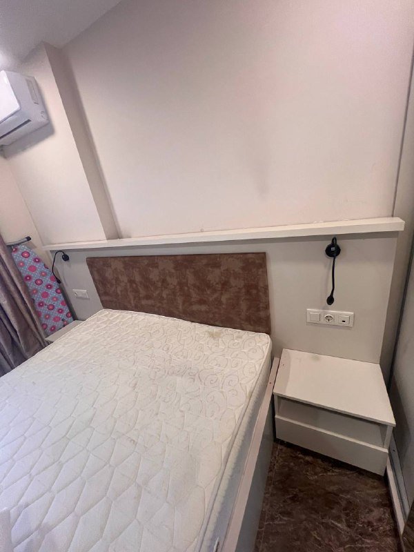 Кровати с тумбочками, микроволновка, телевизор, шкафы, комплект для ванной, керамический стол и стулья 6