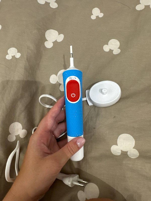 Электрическая зубная щетка Oral B без насадки