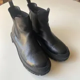 Ботинки 1
