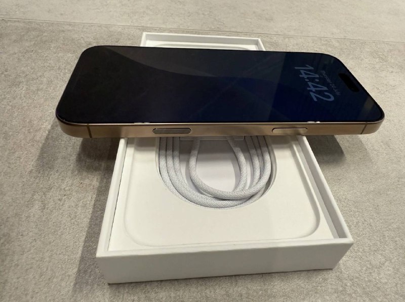 iPhone 16 Pro Max 256 GB Desert Titanium 2