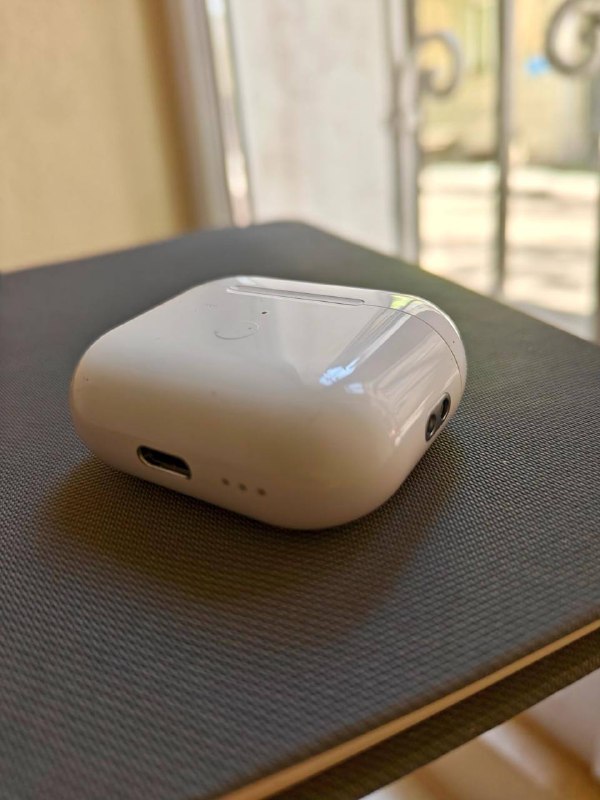 НЕоригинальный кейс для AirPods 3 2