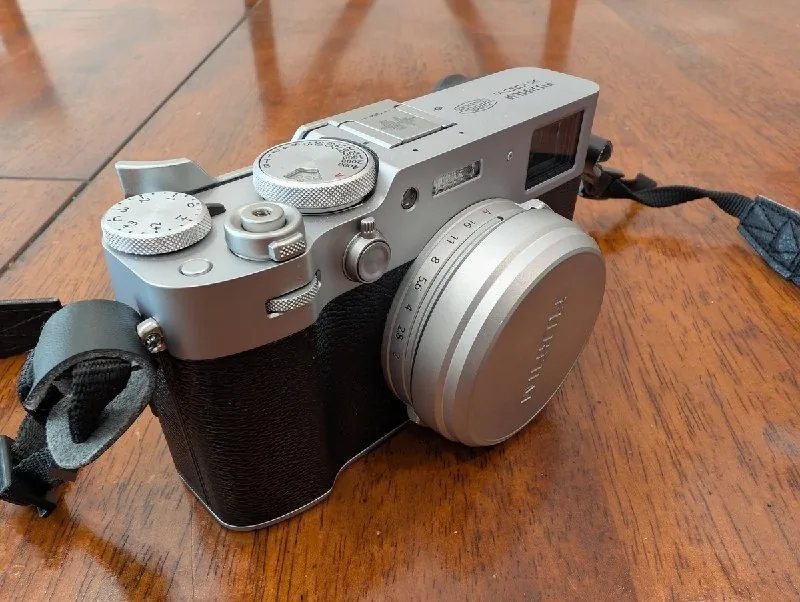 Fujifilm X100VI Silver камера 1