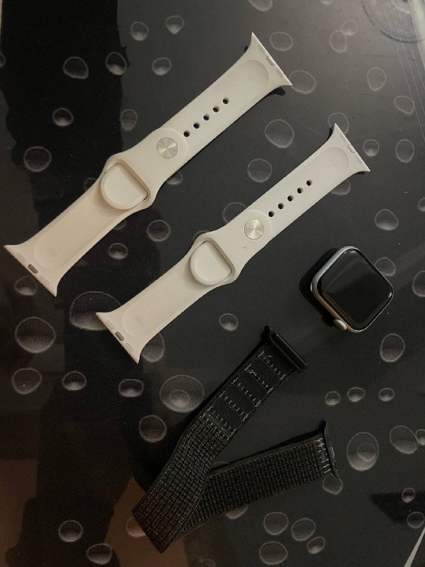 Apple Watch SE 40mm с ремешками