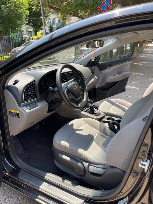 Hyundai Elantra 2018 8