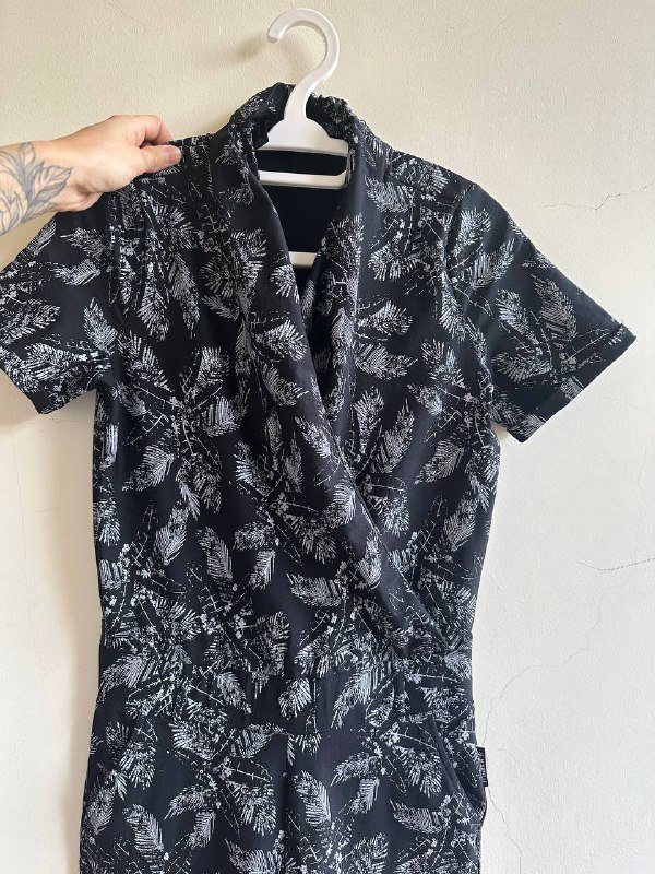 Минималистичный женский комбинезон s