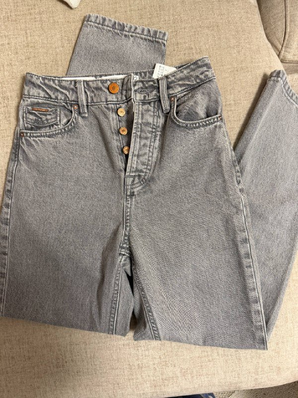 Джинсы Stradivarius, Джинсы Mango