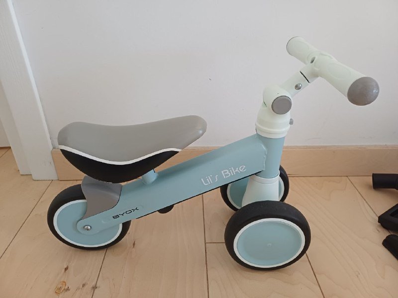Детский беговел Lil's Bike