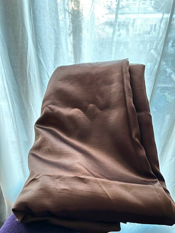 Коричневая ткань, Голубая с узорами ткань