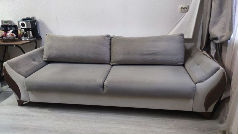 Два дивана, уличные стулья 5