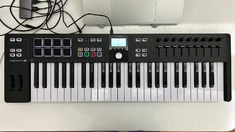 MIDI контроллер Arturia KeyLab Essential 49 MK3