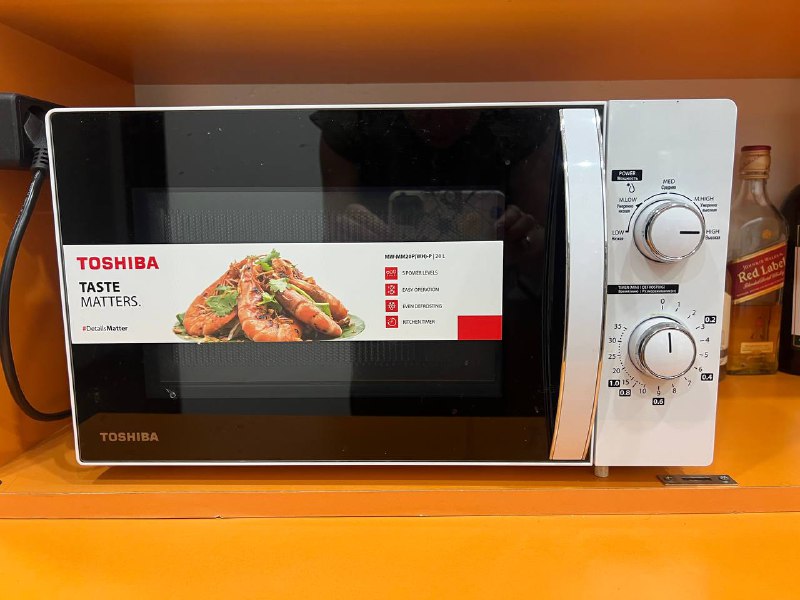 рейл на колесиках, деревянные вешалки, салатник, СВЧ Panasonic 4