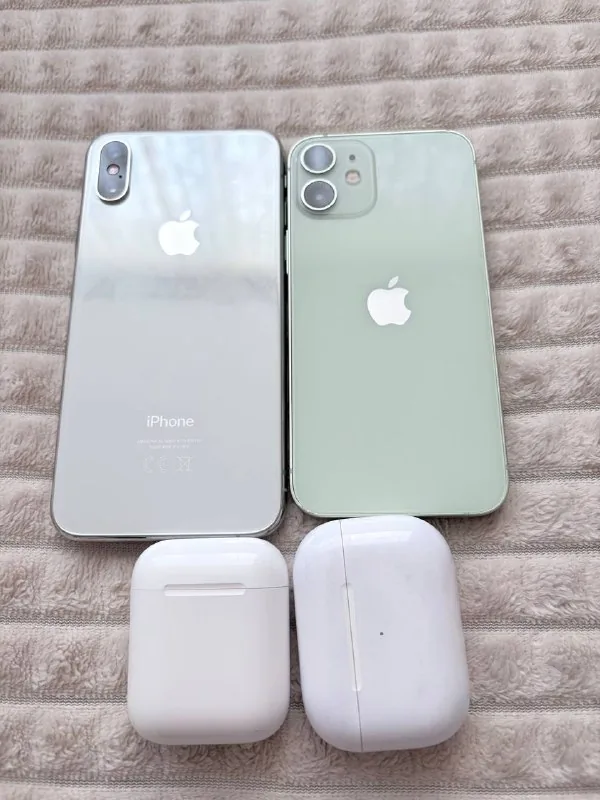 iPhone 12 mini, iPhone XS, AirPods Pro, AirPods