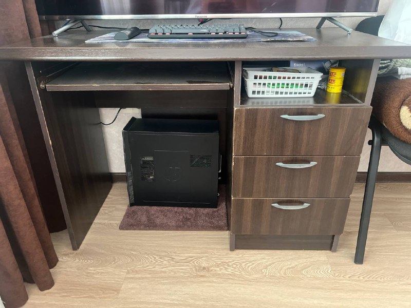 Клавиатура HyperX origin alloy 65%, Кресло офисное, Компьютерный стол, Айкос Iqos