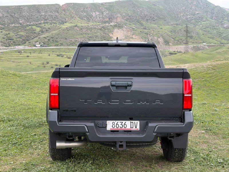 Toyota Tacoma 3