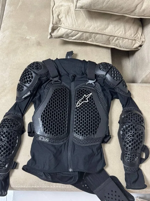 Мотоциклетная защита, джинсы и перчатки Alpinestars, John Doe 1