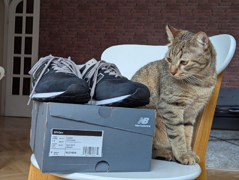 Кроссовки New Balance 574 мужские черные с белым 8