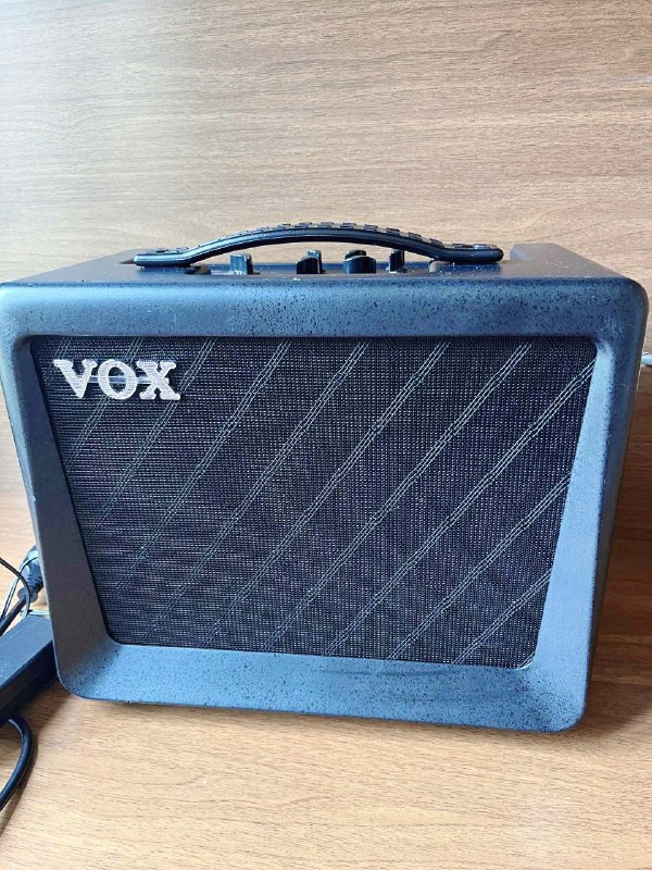 усилитель для электро гитары Vox VX15-GT 15 ват
