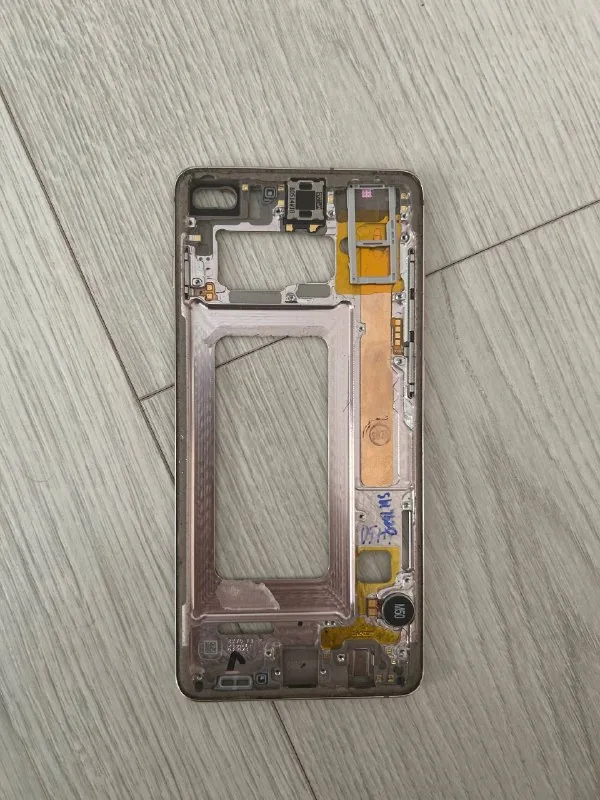 Средняя рамка корпуса Samsung Galaxy S10 Plus 1