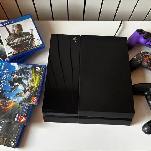 PS4, 3 геймпада, 6 игр
