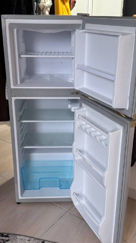 Небольшой холодильник 2
