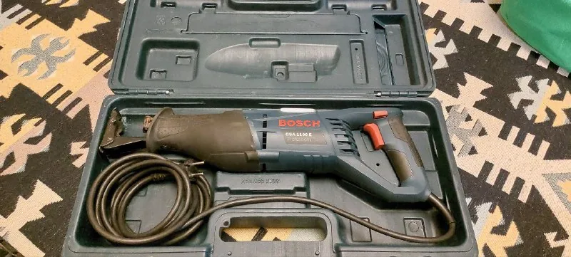 Сабельная пила Bosch 1