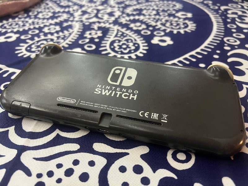 Nintendo Switch Lite с играми 4