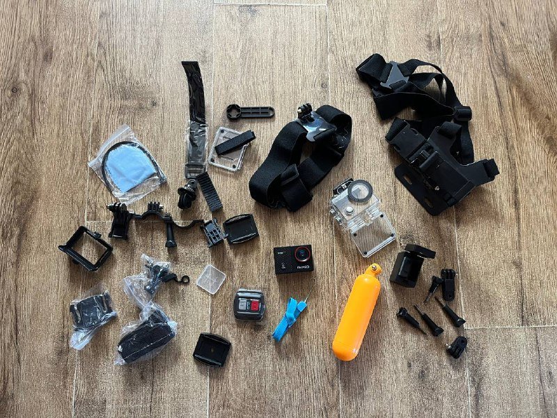 Экшн камера akaso ek7000 pro с аксессуарами и картой памяти 64Гб