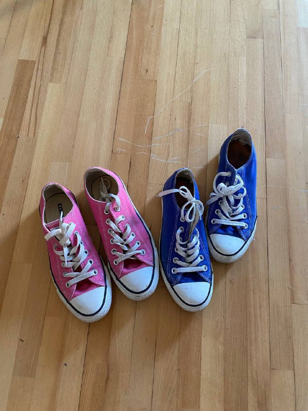 кроссовки topshop, книги Гарри Поттер, лоферы clarck’s, чемодан для make up, ремень Ralph Lauren, кеды converse 6