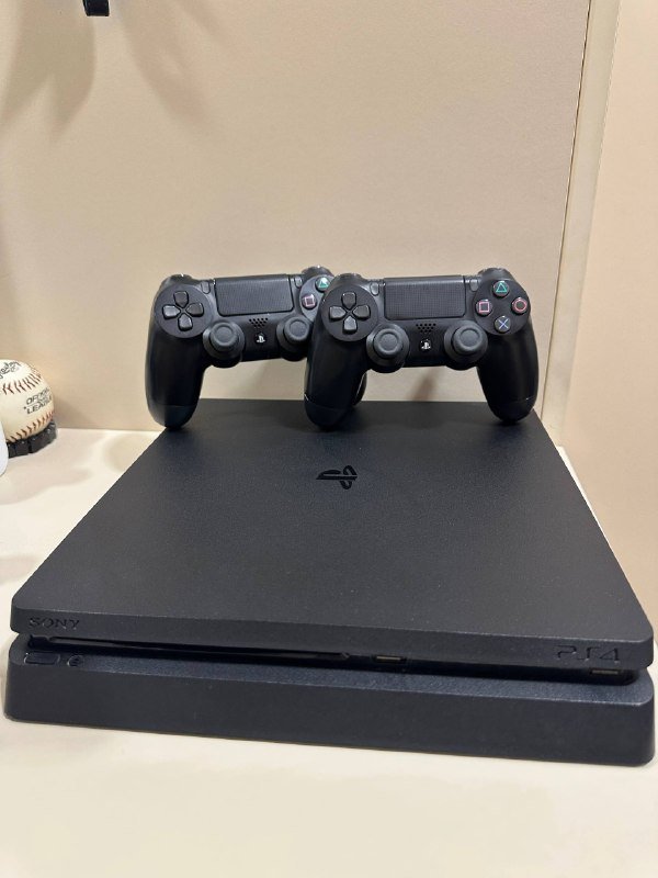 PlayStation 4 Slim 1TB