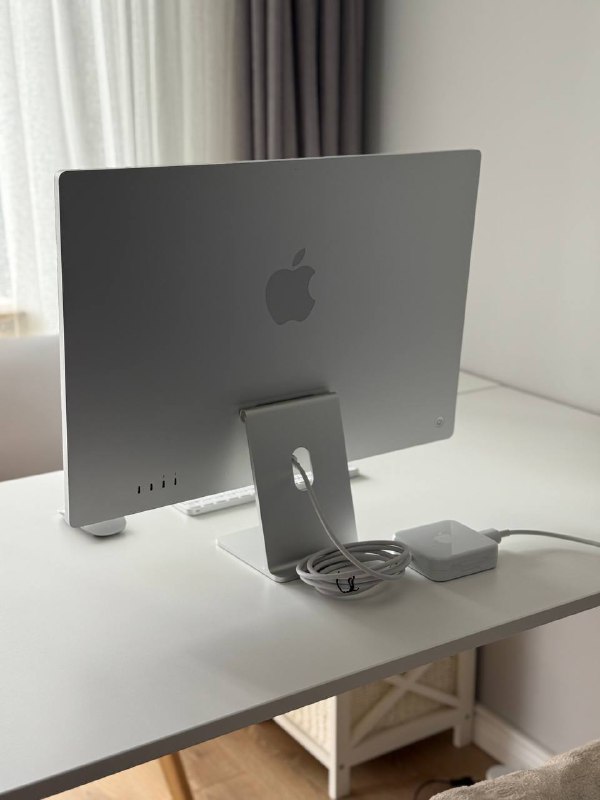 iMac 24 2023 M3 8GB 256GB Magic Keyboard и Mouse 3