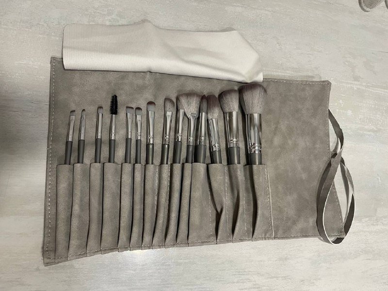 Юбка, брюки, футболка, спортивный костюм, кардиган, купальник, кисточки для макияжа, велосипедки 8