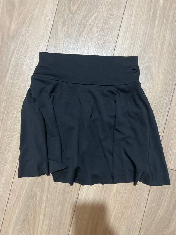 Топы XS, кроп топ M, штаны M 4