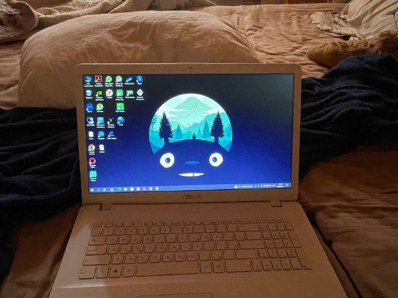 Ноутбук Asus 3