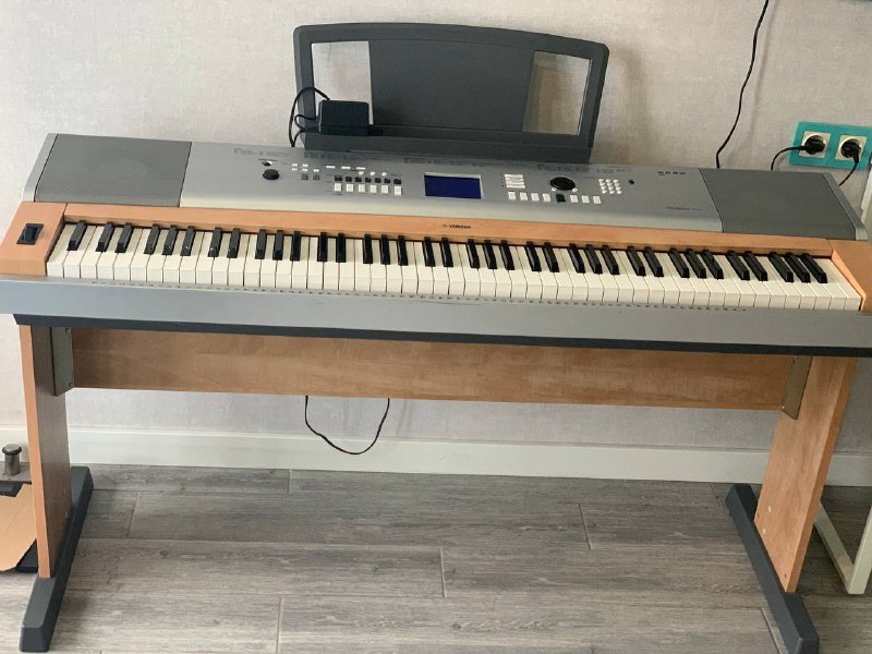 Yamaha DGX630 Digital Piano 6