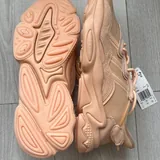 Кроссовки Adidas Ozweego и Calvin Klein 5