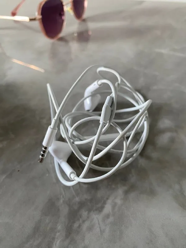 Наушники Apple