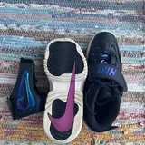 Женские кроссовки Nike Air Adjust Force 2