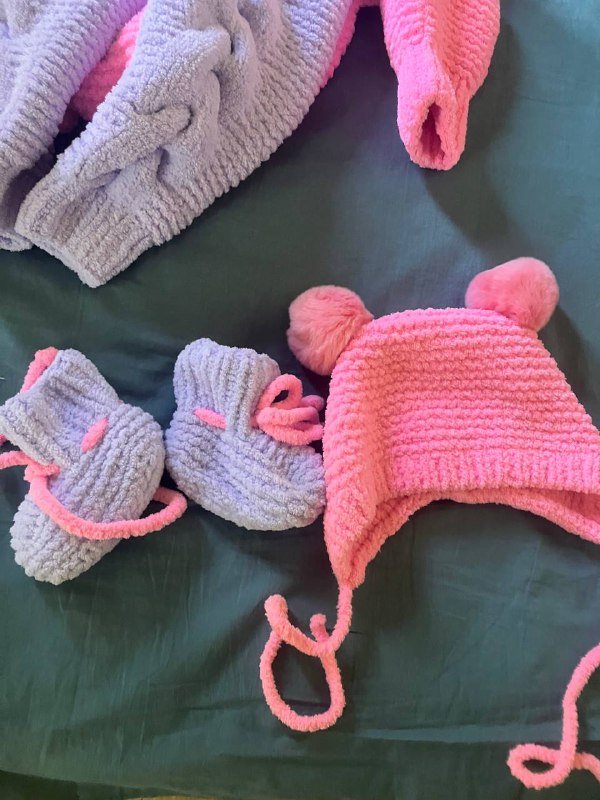 Вязаный комбинезон, шапка и пинетки для девочки 3
