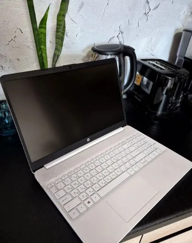 HP Laptop 15 1